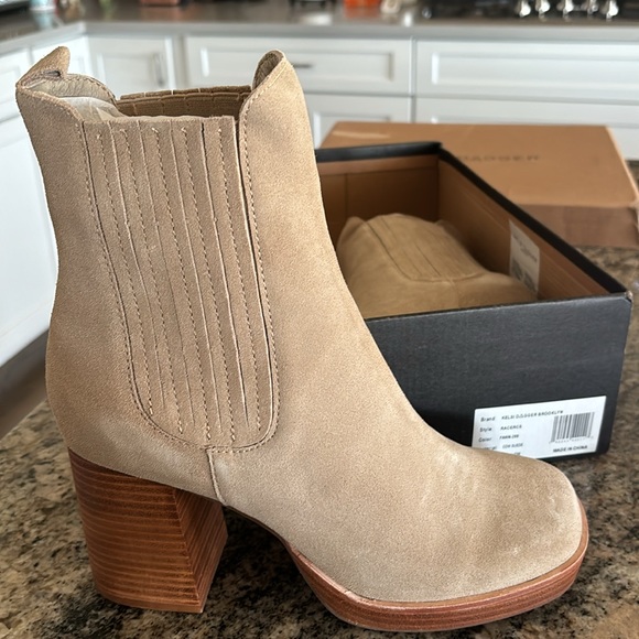 NWB Kelsi Dagger Brooklyn Racer Boots. Size 9.5 Color is Fawn. Cow Suede - Picture 5 of 6